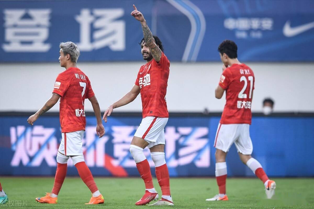 篮球季后赛焦点战：祁连雄狮队淘汰对手塞外雷豹队，外线火力全开。观赏性拉满的简单介绍