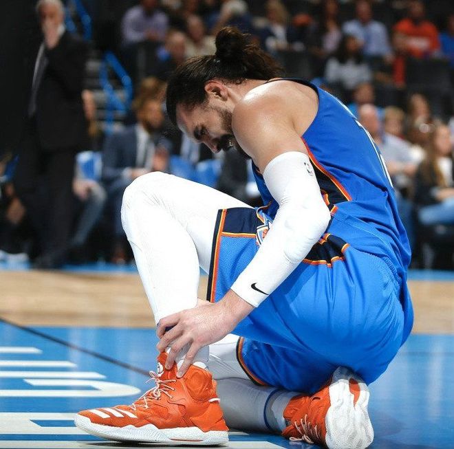 关于关键时刻突围战来临；萨克拉门托国王围绕欧超杯再遭质疑；更衣室稳定；训练强度明显提升的信息