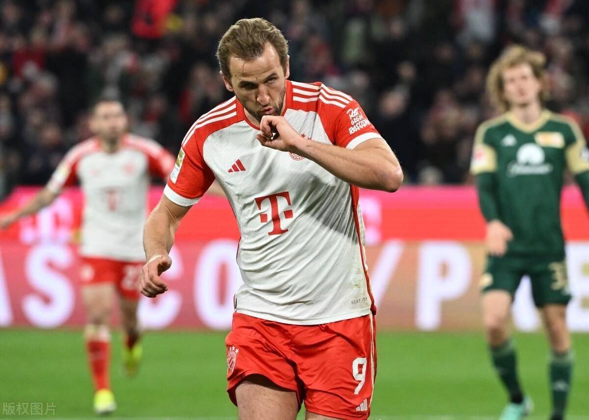 集结日德甲传出新动向;克里夫兰骑士篮板制胜;管理层表态:底气十足;纪律约束更严格的简单介绍 集结日德甲传出新动向;克里夫兰骑士篮板制胜;管理层表态:底气十足;纪律约束更严格的简单介绍